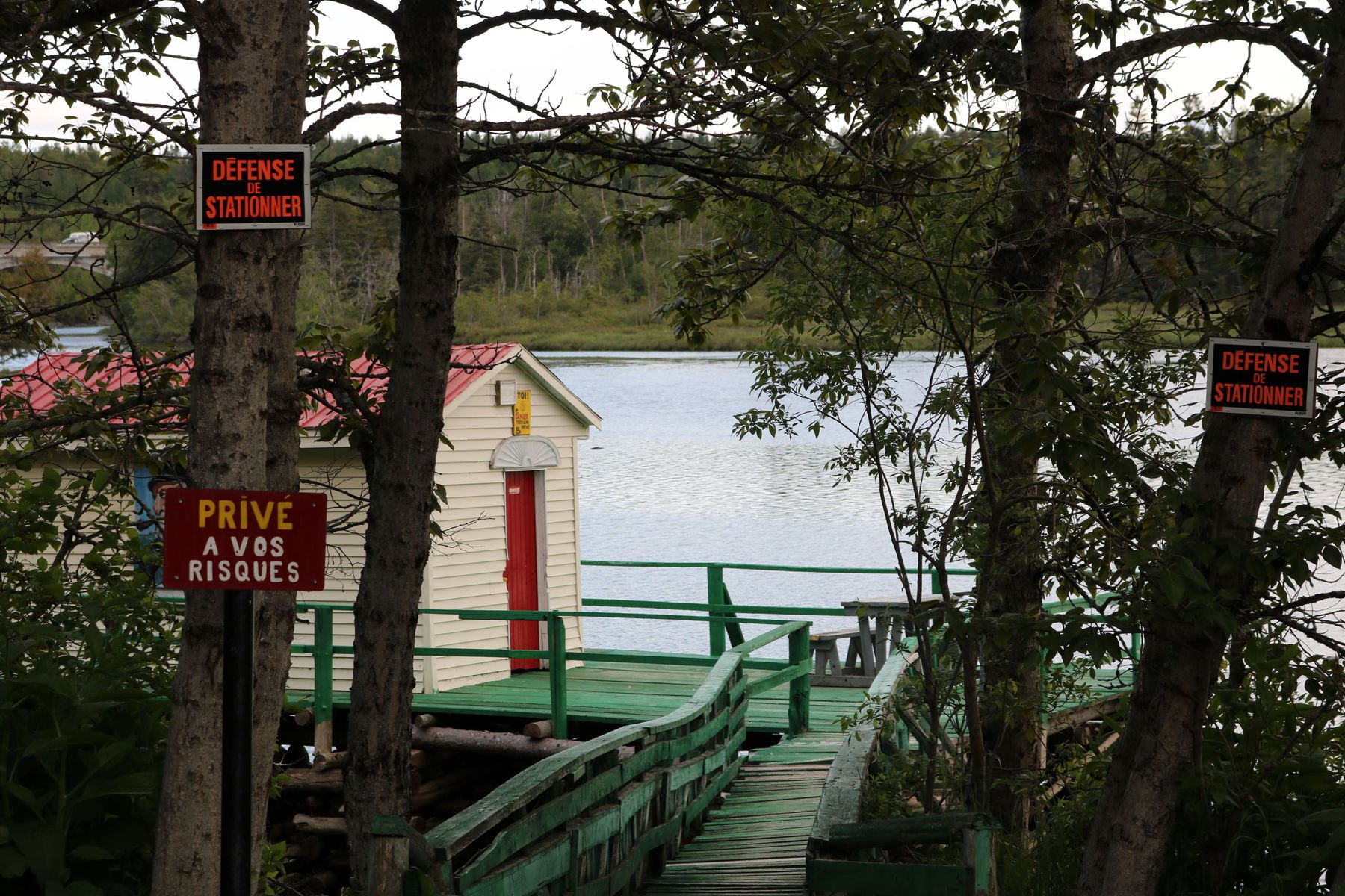 A boathouse sitting near the base of the Metis River