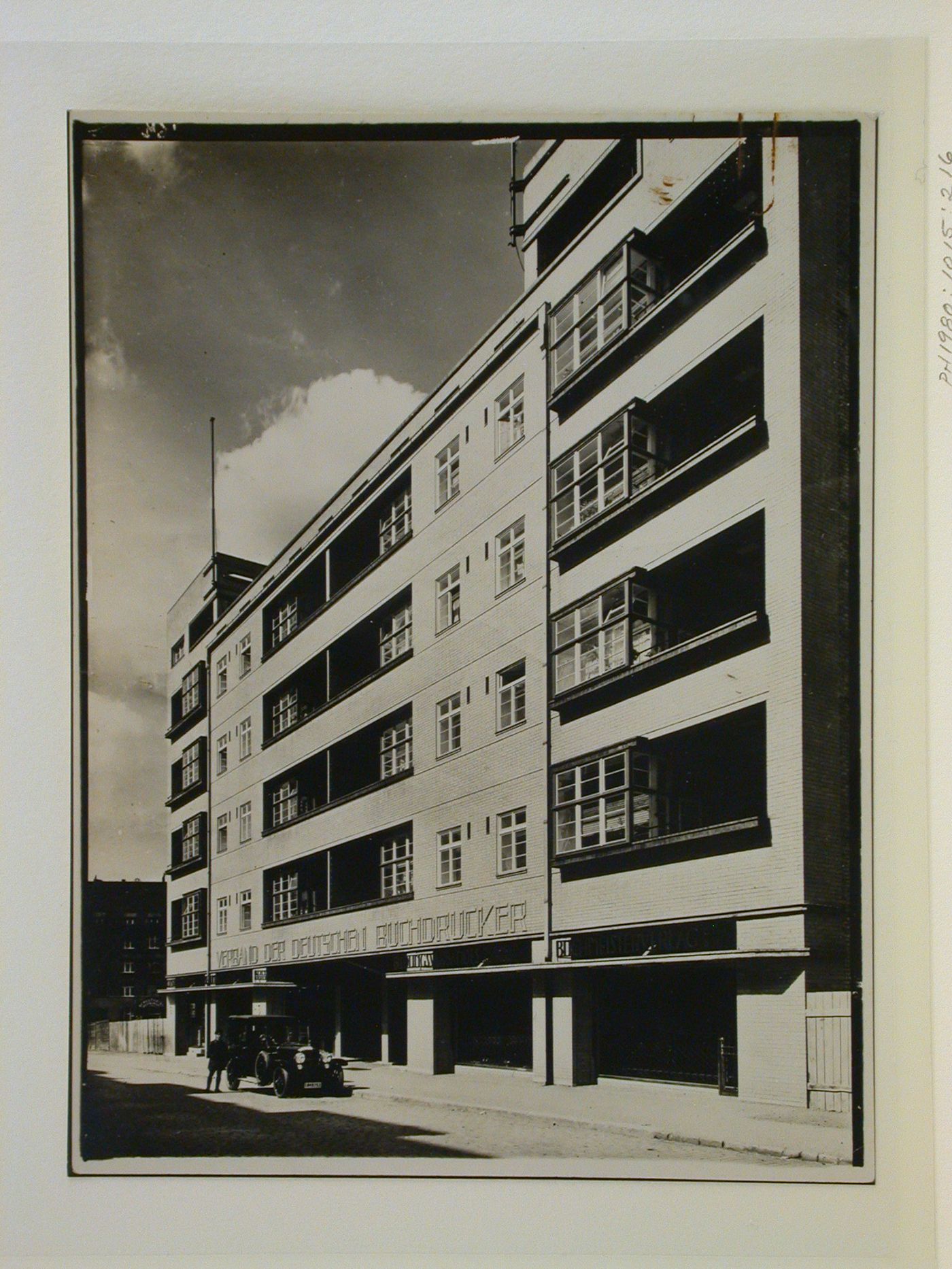 La Maison de la Fédération des typographes, Berlin. Arch. Max Taut