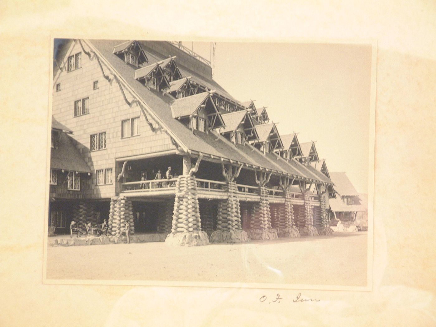 Olf Faithful Inn, Yellowstone, Wyoming