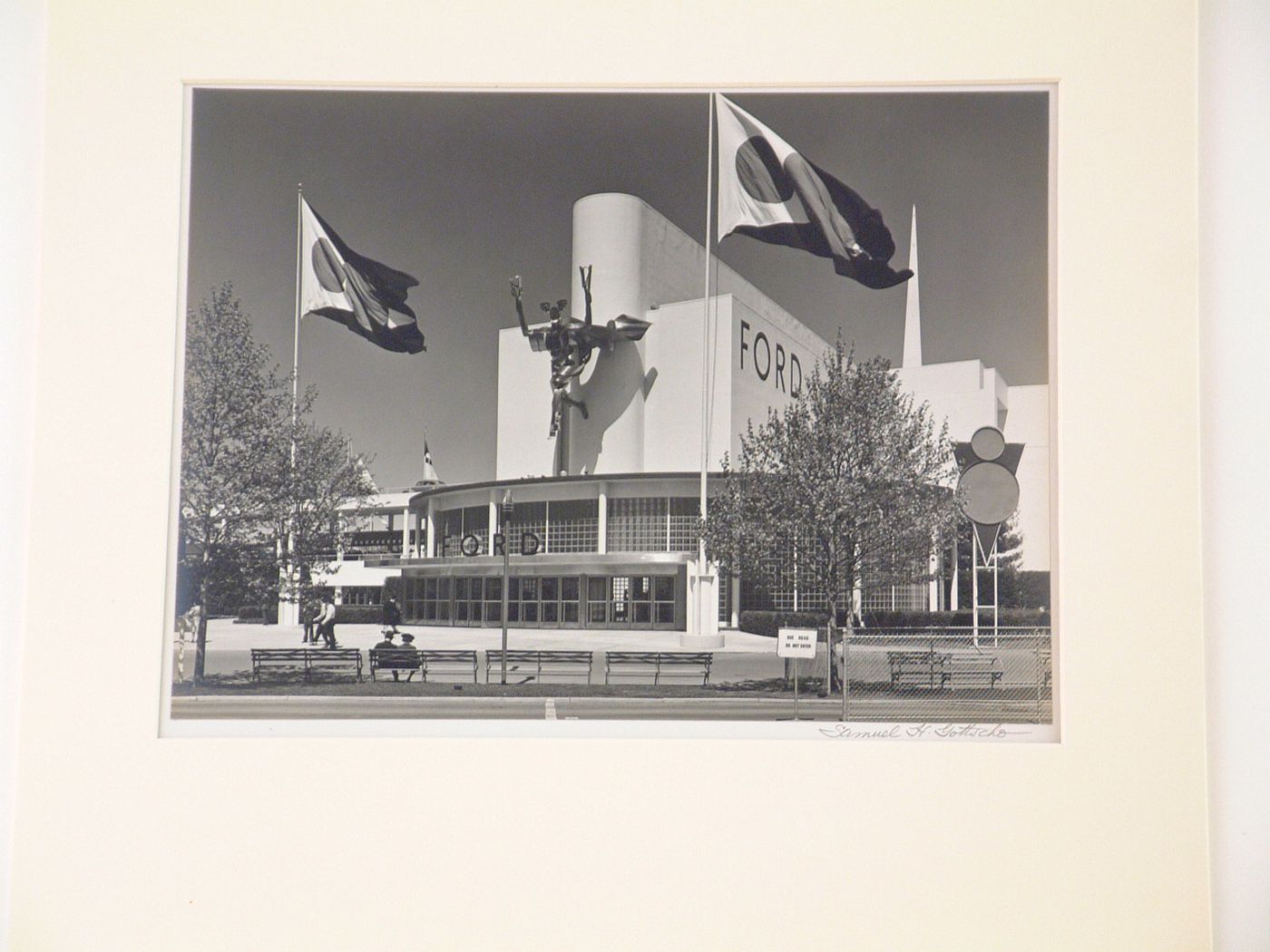 New York World's Fair (1939-1940): Front view of Ford Motor Company Building