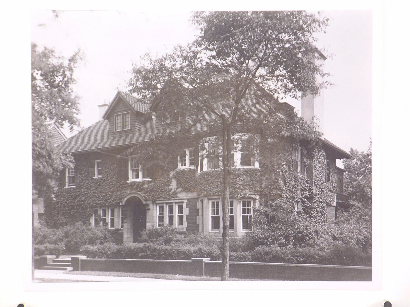 View of the principal and lateral façades of the Albert Kahn house (now the headquarters for the Urban League), 208 Mack Avenue, Detroit, Michigan