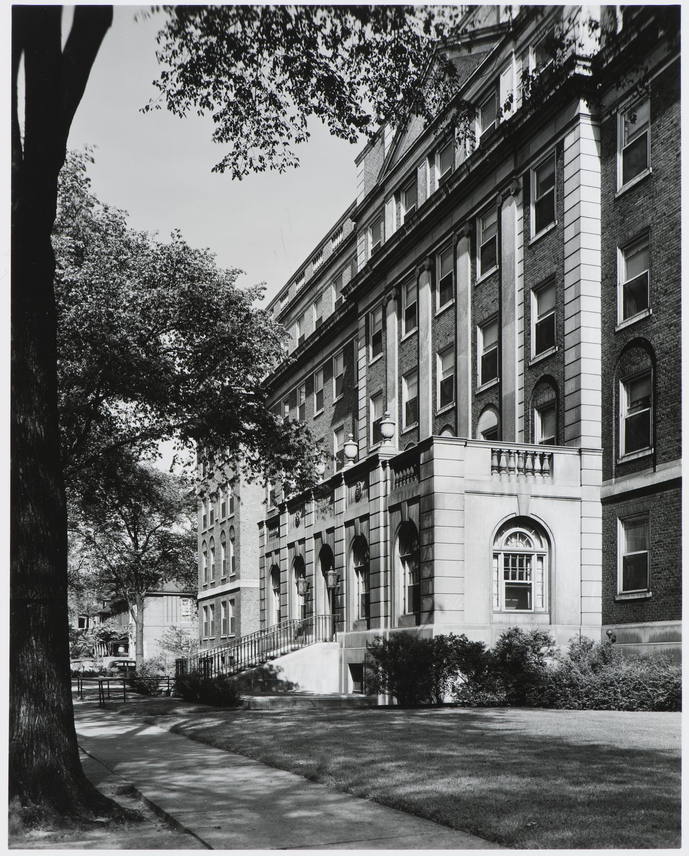 Oblique view of the main entrance of the Women's Hospital, Detroit, Michigan