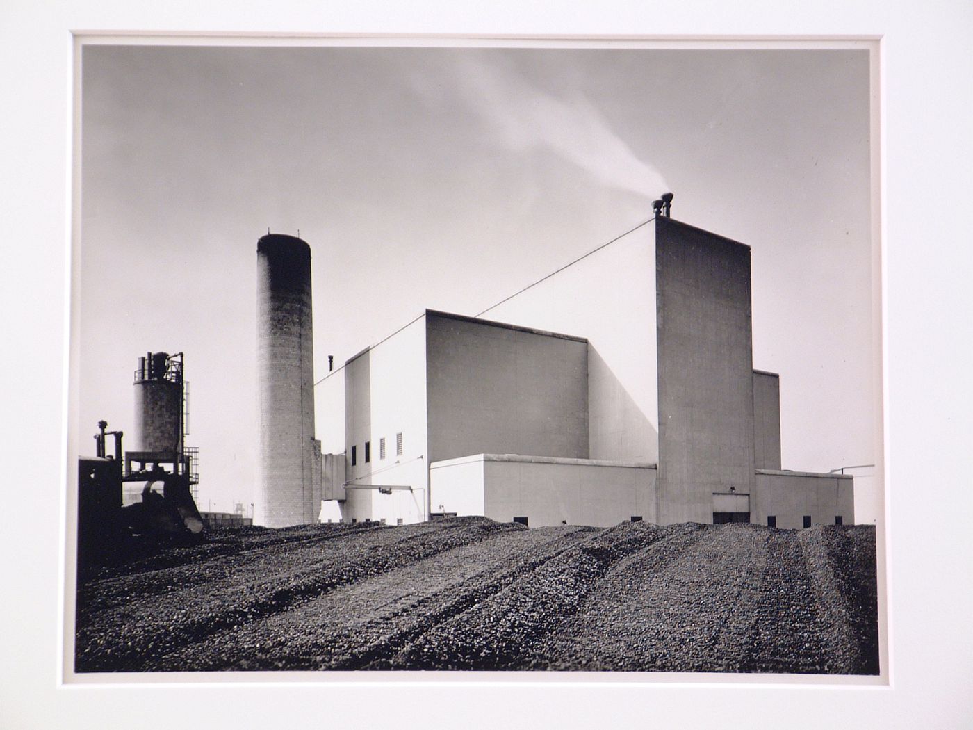 View of the principal and lateral façades of Boiler House No. 2, Wright Aeronautical Corporation Airplane Engine Assembly Plant, Lockland, Ohio