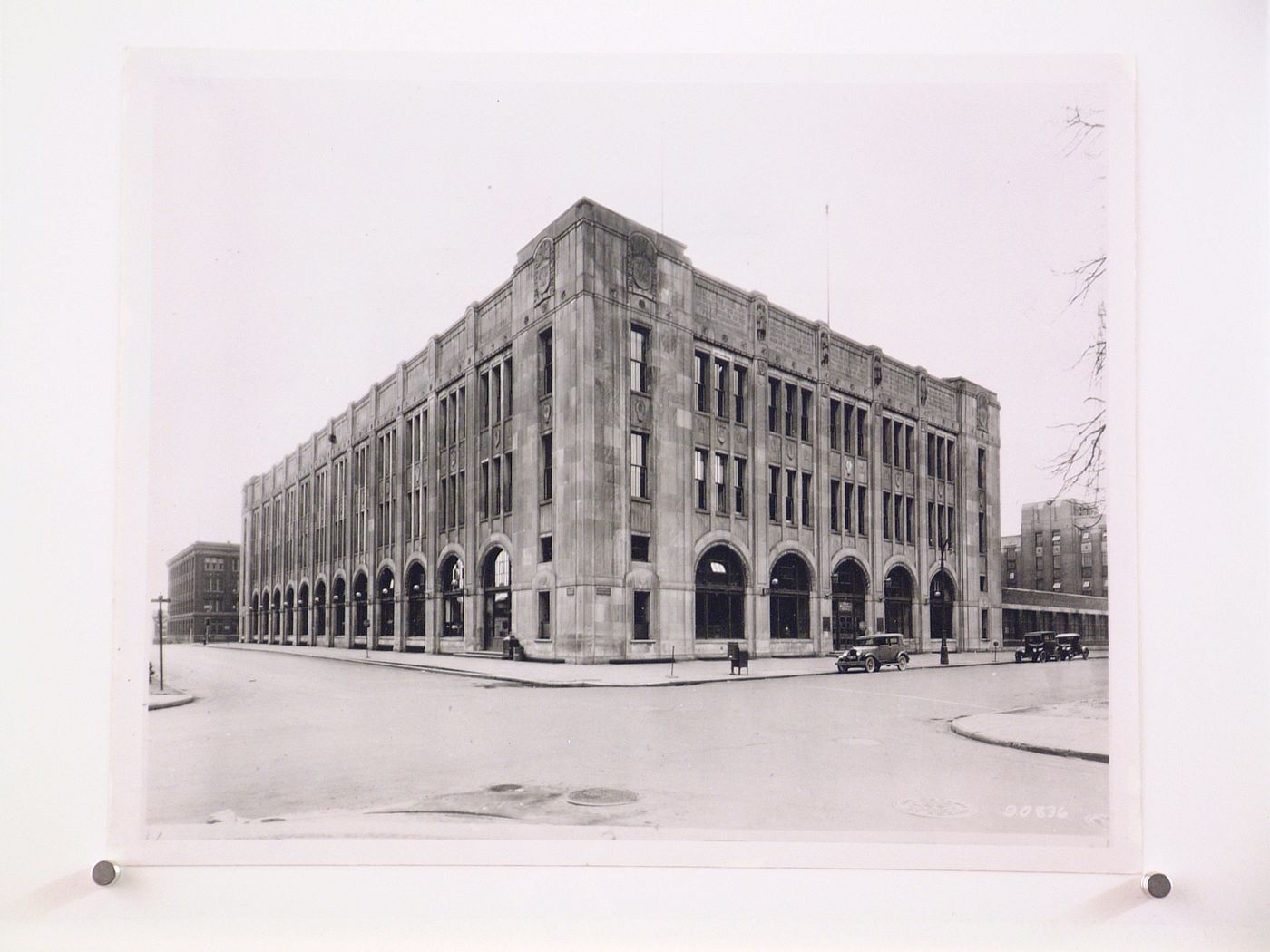 View of the principal and lateral façades of the Detroit News Building, Detroit, Michigan