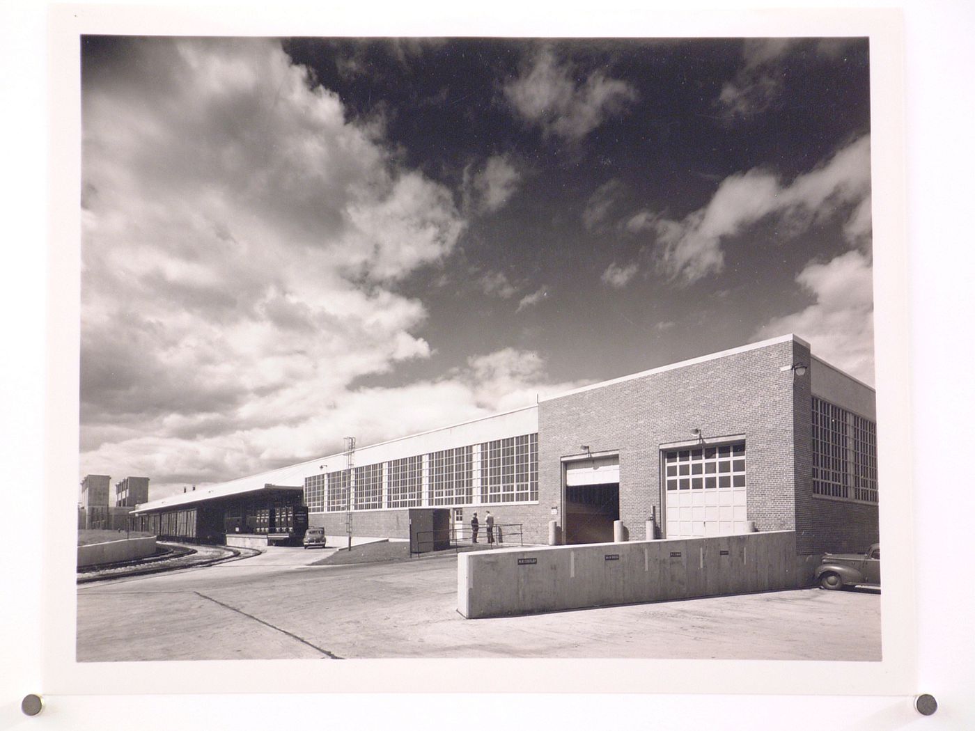 View of the rear [?] façade of the Motor Manufacturing Building, Nash-Kelvinator Corporation Assembly Plant, Kenosha, Wisconsin