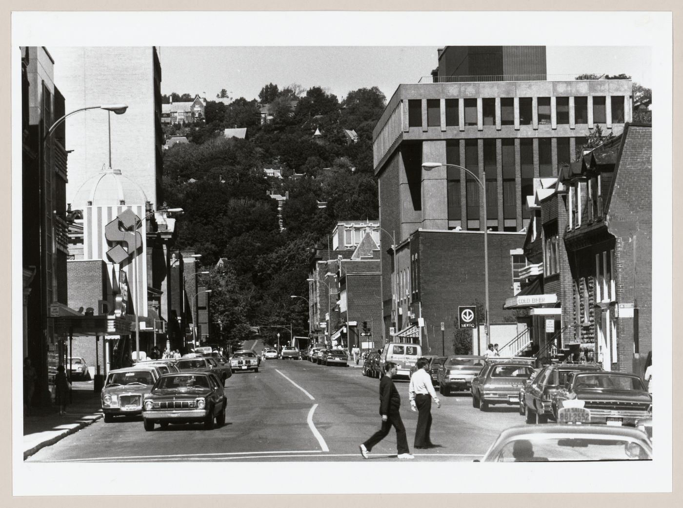 View of Greene Avenue showing stores, Westmount, Québec