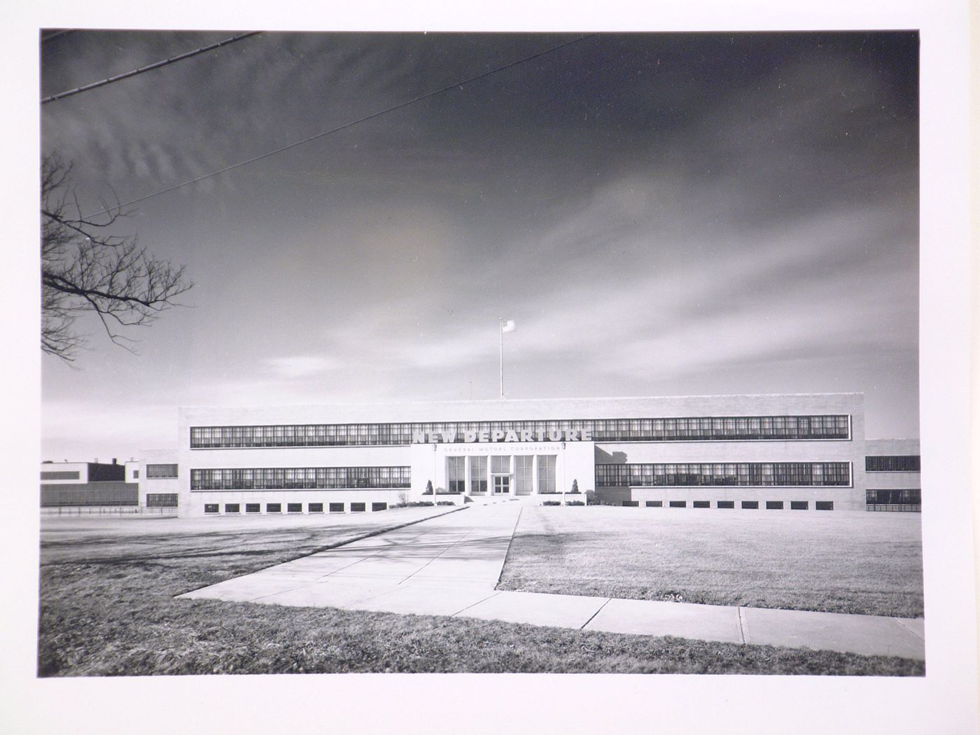 View of the east façade of the Office Building, General Motors Corporation New Departure division Automobile [?] Assembly Plant, Sandusky, Ohio