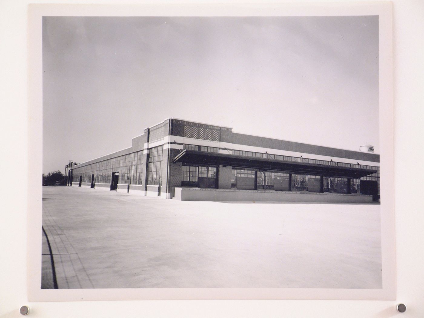 View of the principal and lateral façades of the addition to the Assembly Building, Ford Motor Company Automobile Assembly Plant, Dallas, Texas