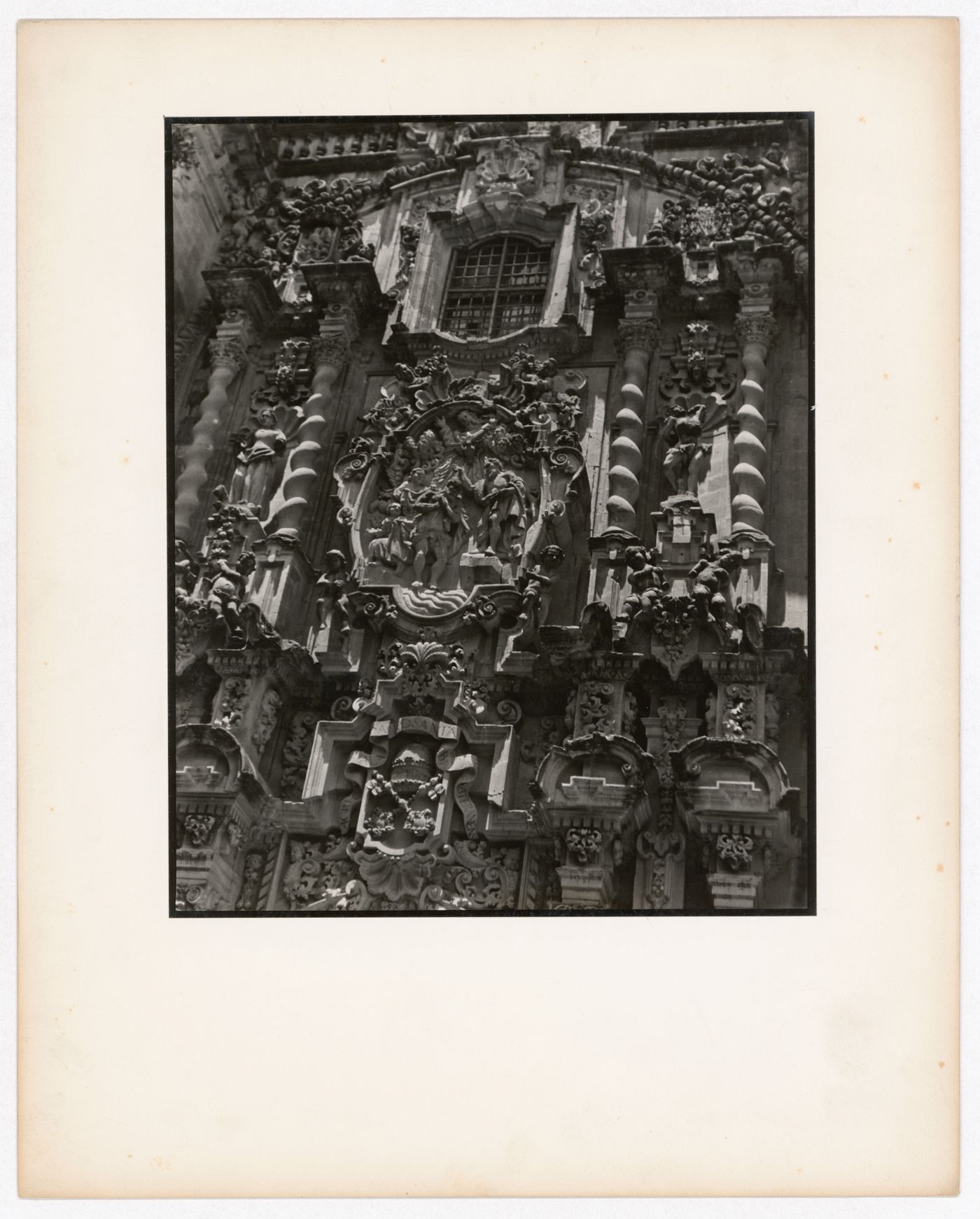 Partial view of the principal façade showing sculpture, Santa Prisca, Taxco de Alarcón, Mexico