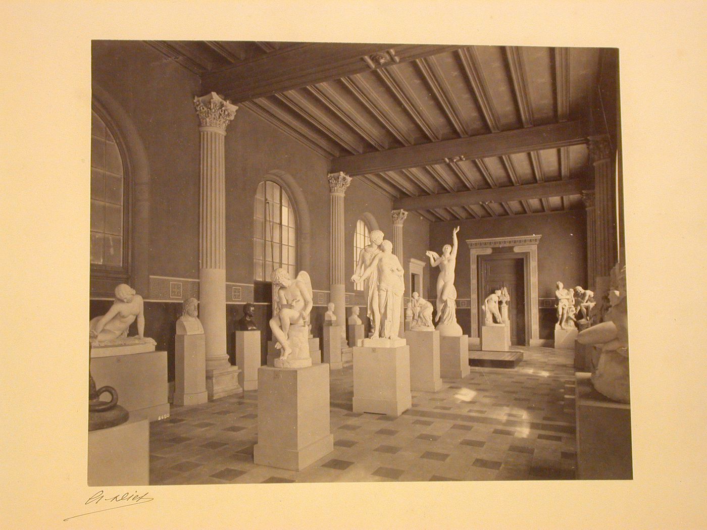 Musée d'Amiens: Room with sculpture on display, Amiens, France