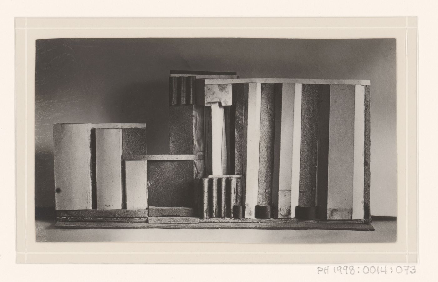 Photograph of a student model on the topic "Construction of Frontal Surface Based on Vertical, Horizontal and Inclined Combination of Two or More Rhythmical Rows" for the "Space" course at the Vkhutein, Moscow