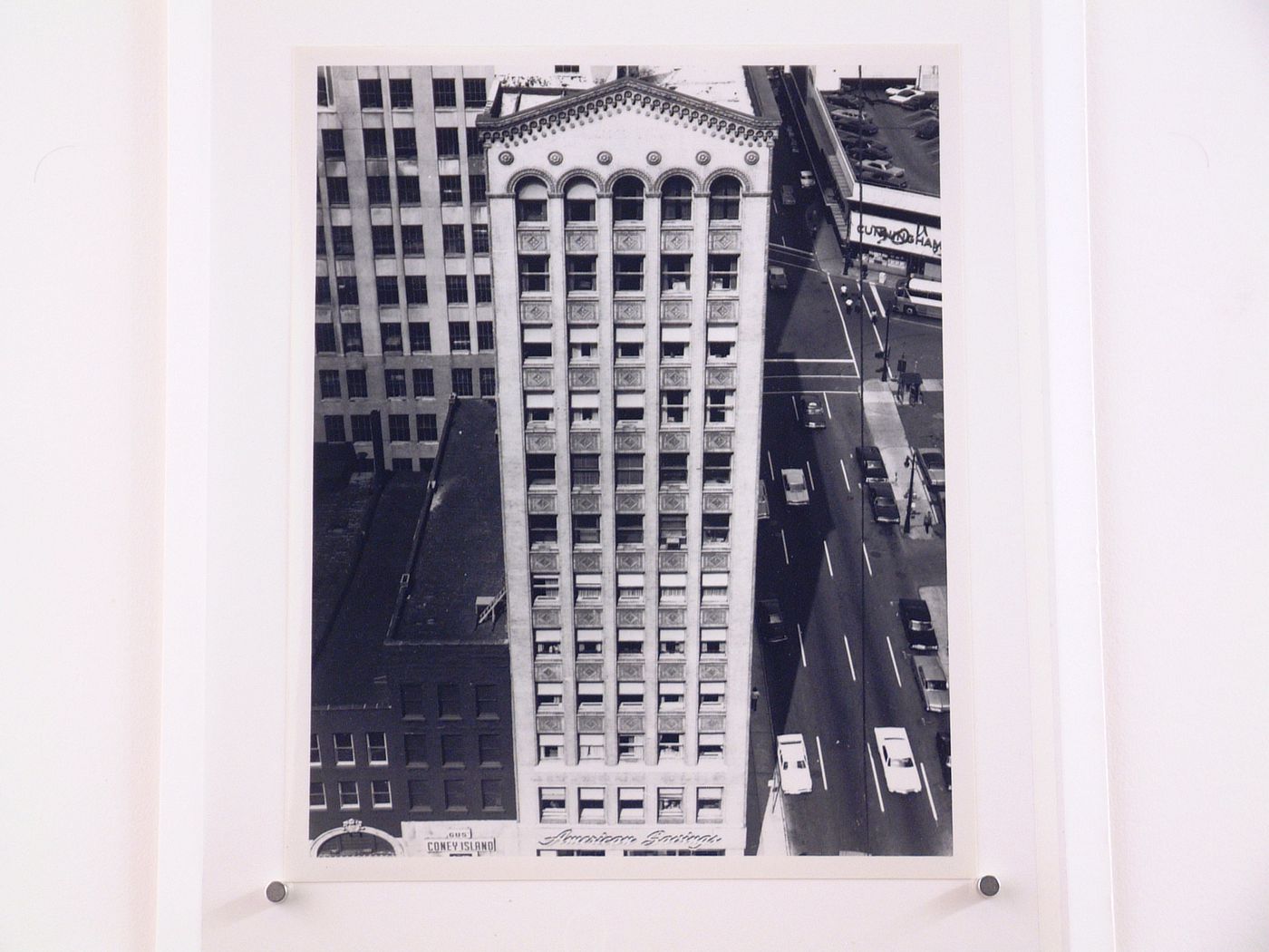 View of the principal façade of the Vinton Building from above, Woodward Avenue and Congress Street, Detroit, Michigan