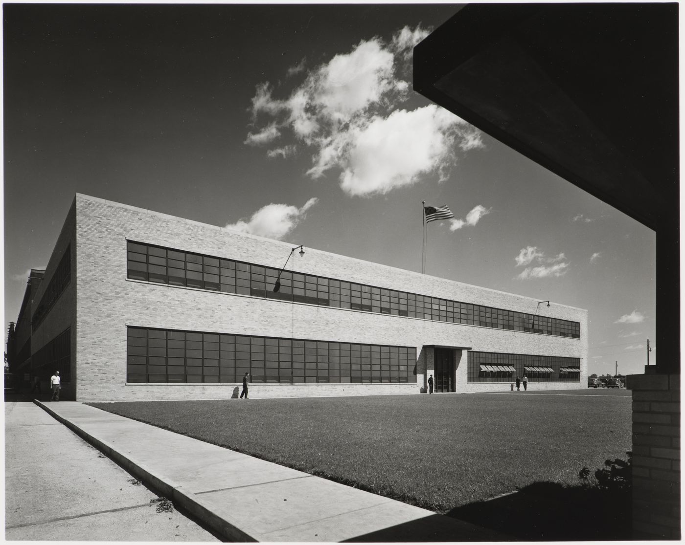 View of the principal façade of the Administration Building from the East Bay of the Aluminum Forge Building, General Motors Corporation Chevrolet division Automobile Assembly Plant, Saginaw, Michigan