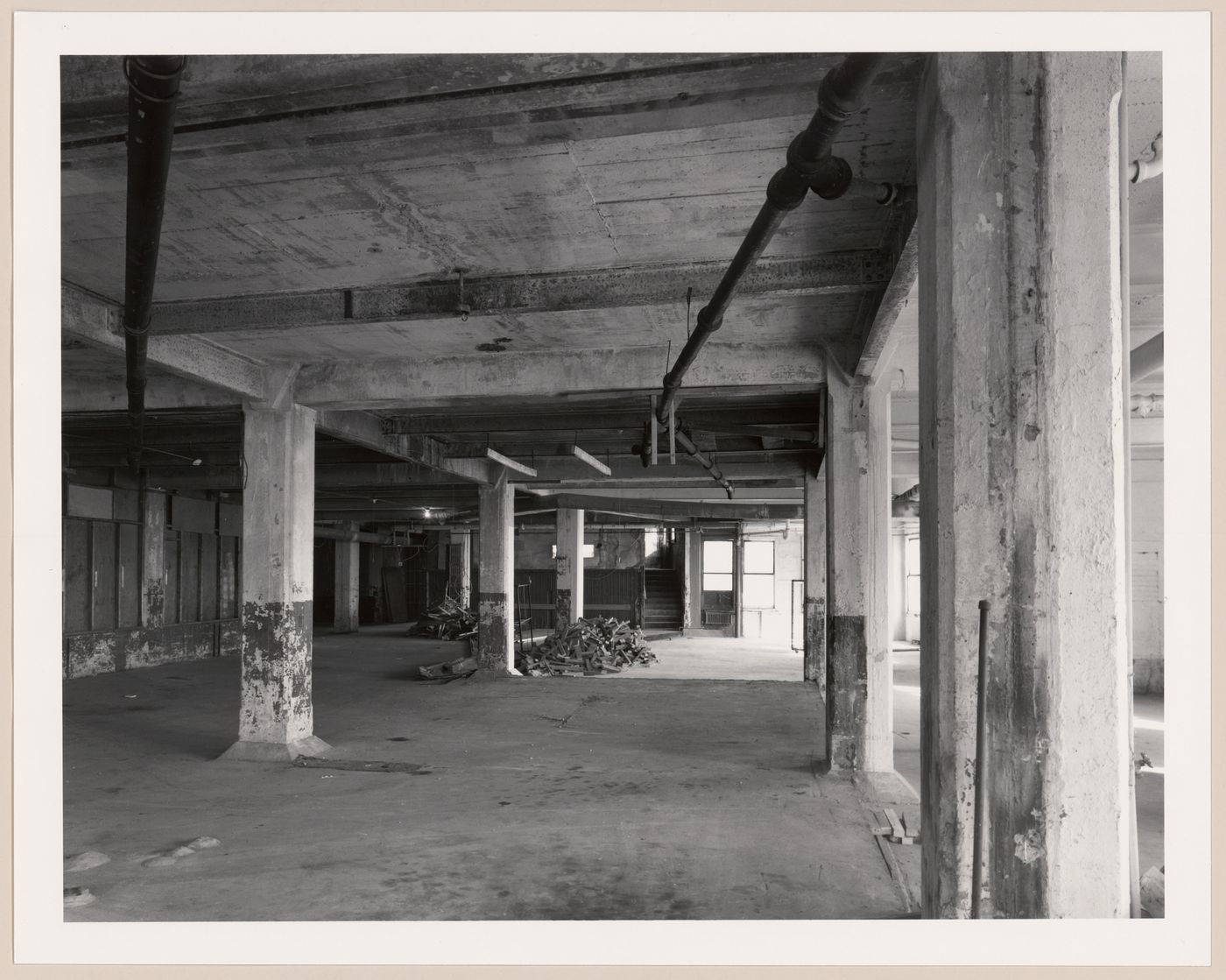 Garage interiors, Carrefour St-Denis, Montréal, Québec.