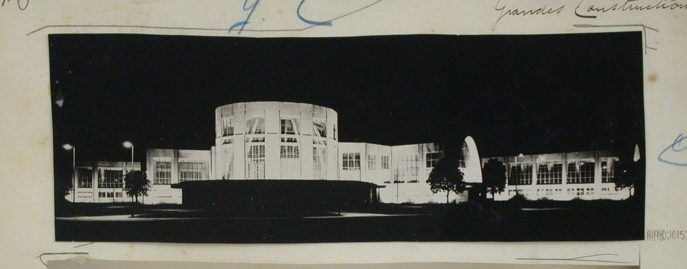 Night view of the central palace of the Exhibition of Contemporary Culture in Brno, Czechoslovakia (now Czech Republic)