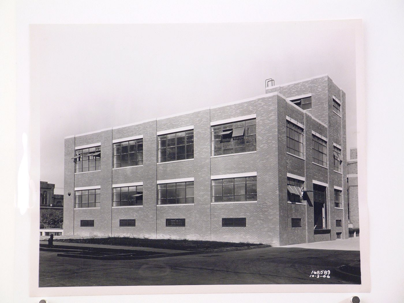 View of the principal and lateral façades of the Arsenical [?] Building, Parke, Davis and Company Assembly Plant [?], Detroit, Michigan