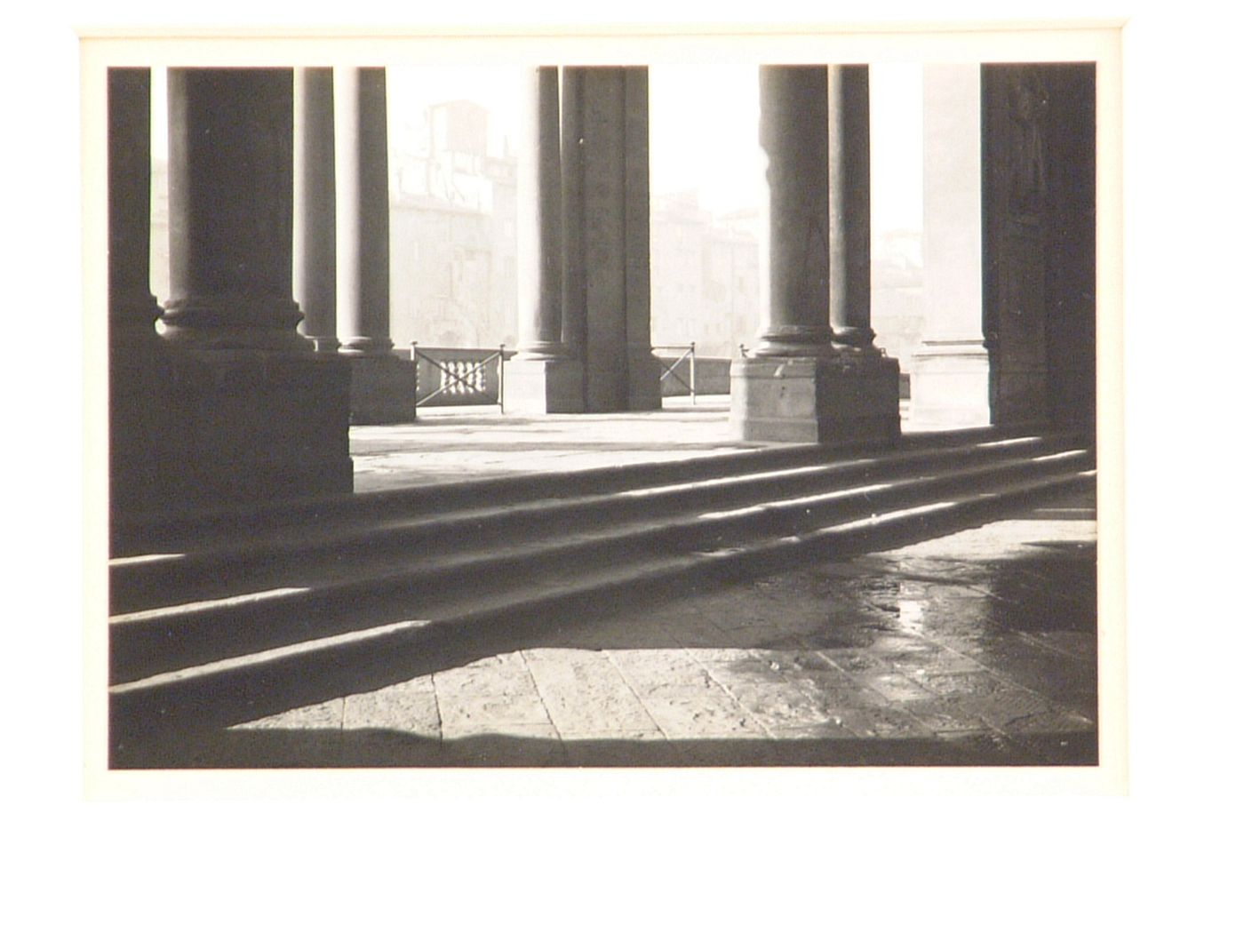 Columns and steps, Italy ?