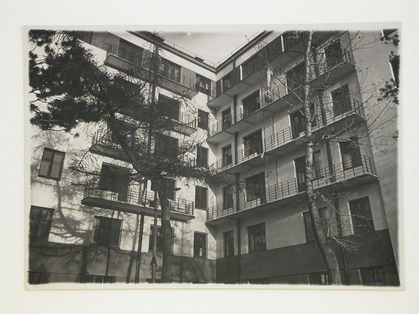 View of an interior courtyard of the Dukstroi Apartment Building, 34 Leningradskoe Schosse, Moscow