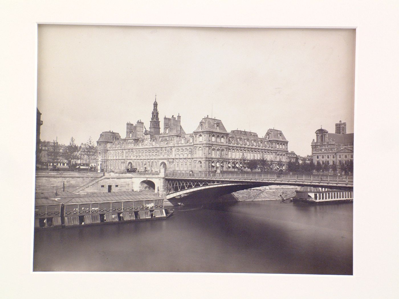 View of Hôtel de ville from left bank, with Pont d'Arcole, Paris, France