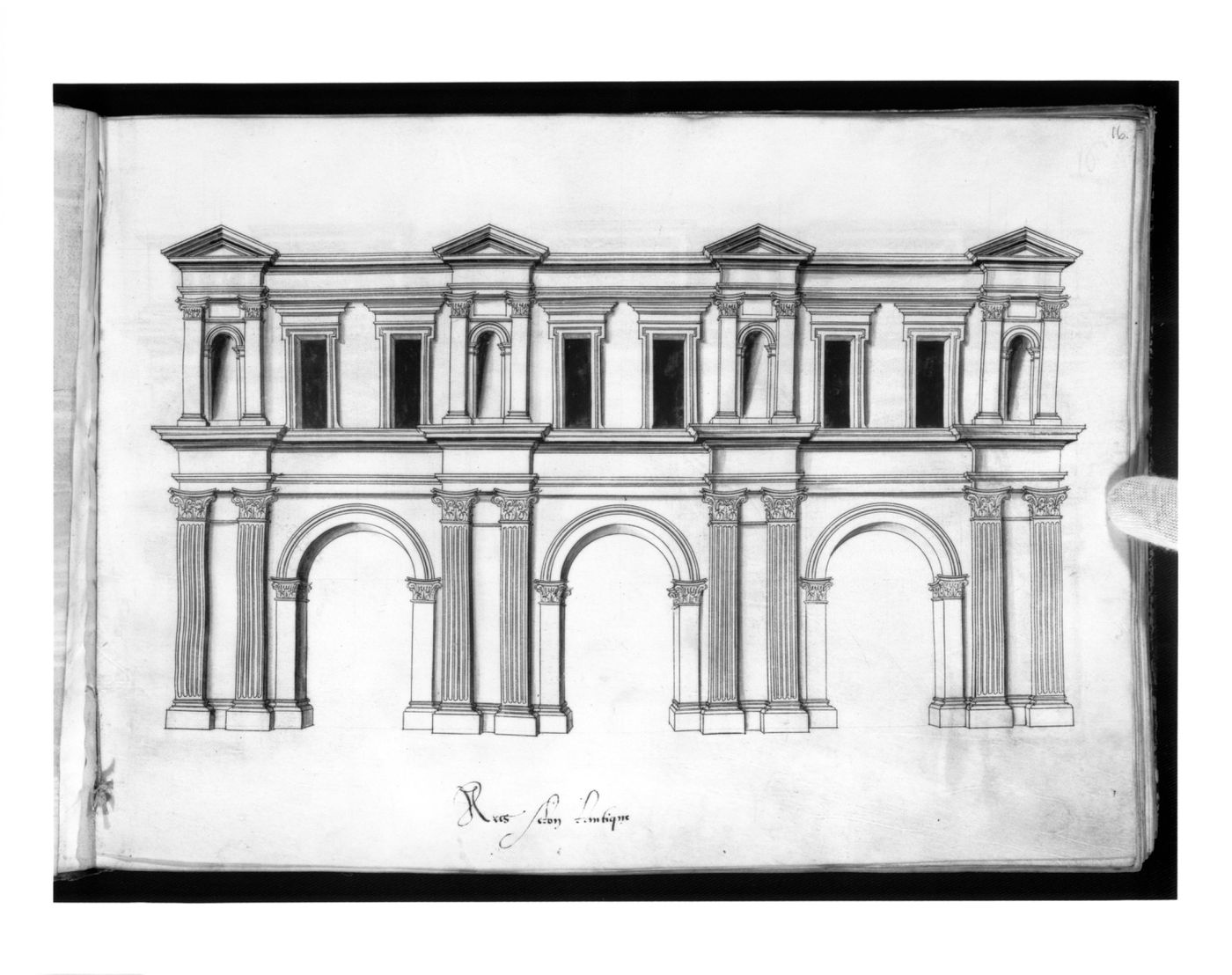 Design for arches in the antique manner