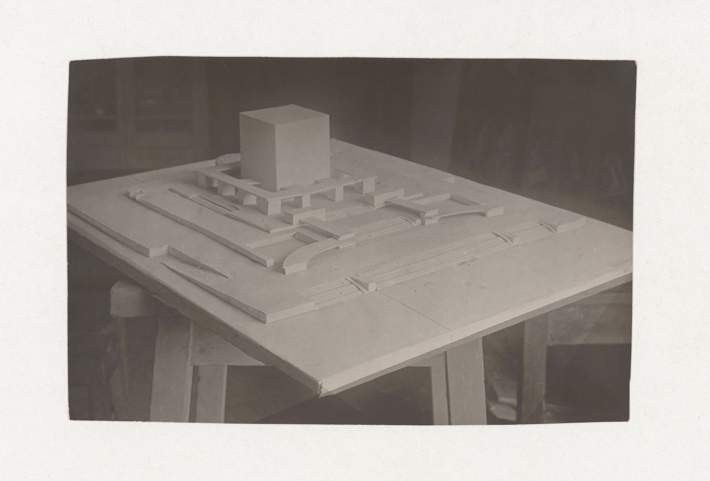 Photograph of a student model on the topic "Voluminous Composition. Major Public Building (View from a Highway) as a Voluminous Composition" for an unidentified course at the Vkhutein (Moscow Higher Technical Institute), Moscow