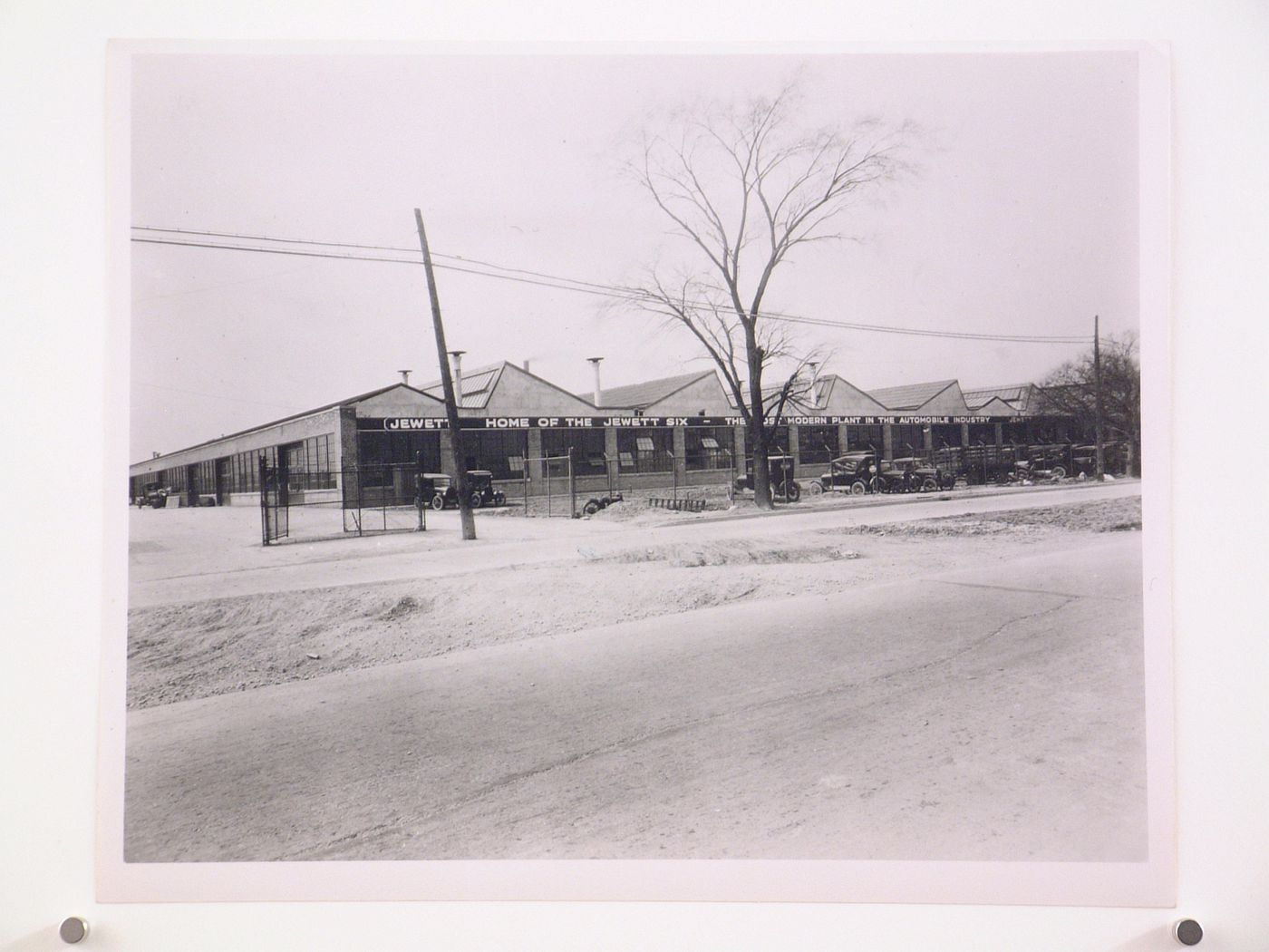 View of the principal façade of the Jewett Automobile Assembly Plant, Paige-Detroit Motor Car Company, Warren Avenue, Detroit, Michigan