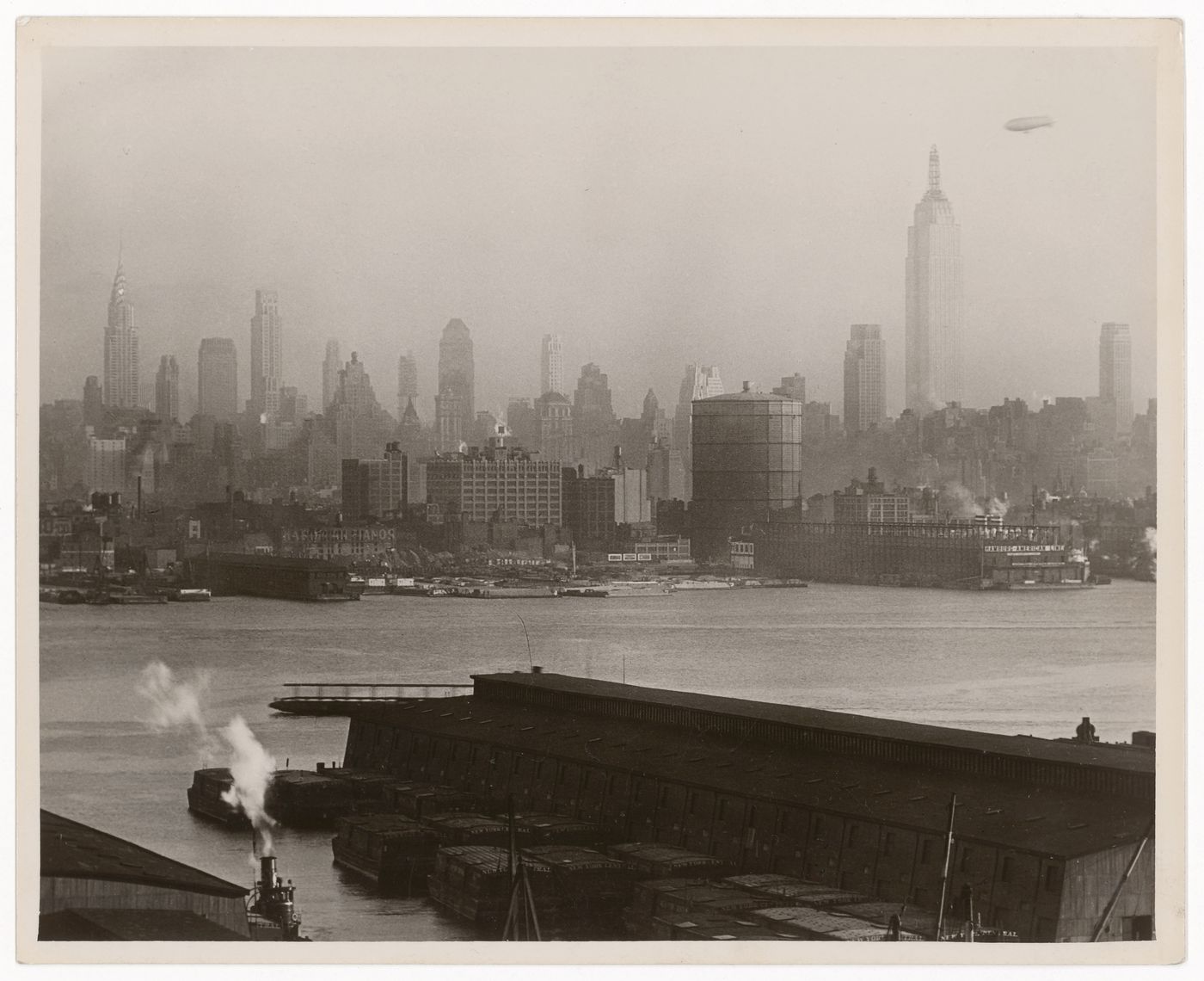 View of midtown New York from across Hudson River, New York City, New York