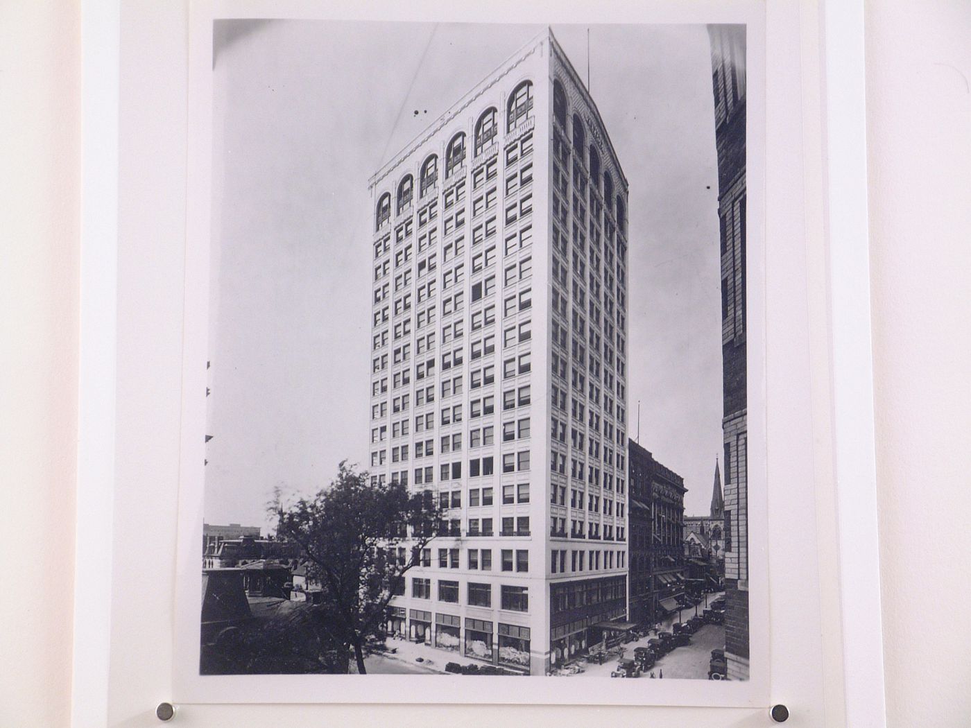 View of the principal and lateral façades of the S.S. Kresge Building (now the Kales Building), Grand Circus Park, Detroit,  Michigan