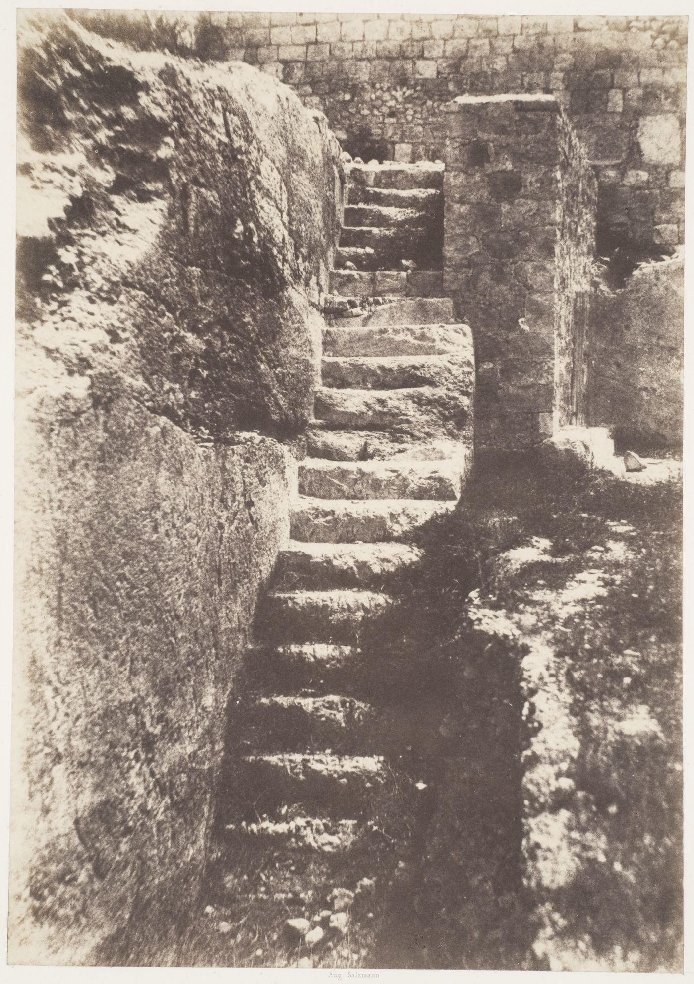Jérusalem Escalier antique taille dans le roc conduisant à l'ancienne porte du fumier