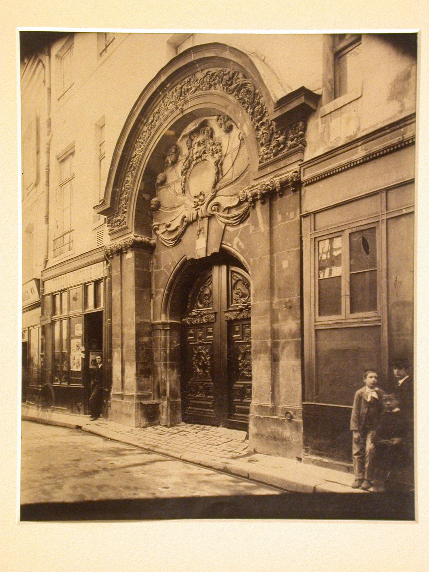 Portal of the Hôtel de Chalous-Luxembourg, No 26 rue Geoffroy - l'Asnier, 4iem arr., Paris, France