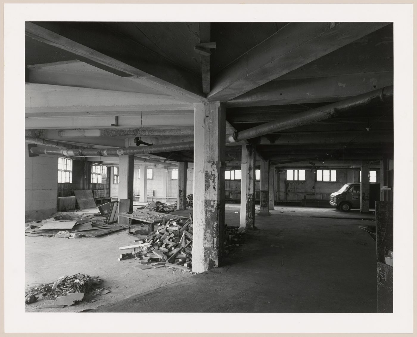 Garage interiors, Carrefour St-Denis, Montréal, Québec.