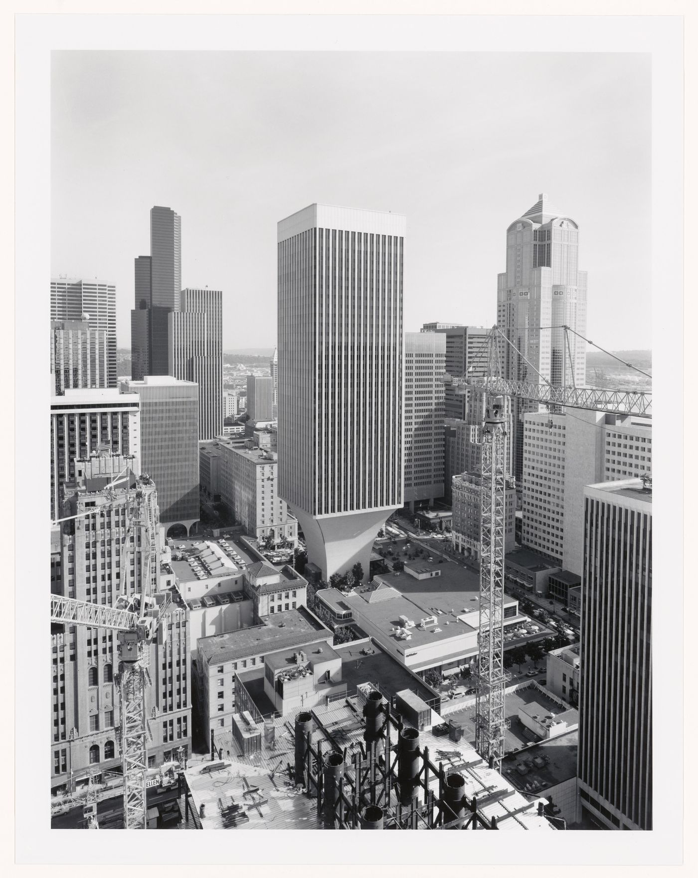 View south from Pike Tower roof of the Ranier Bank Tower (centre), Seattle, Washington