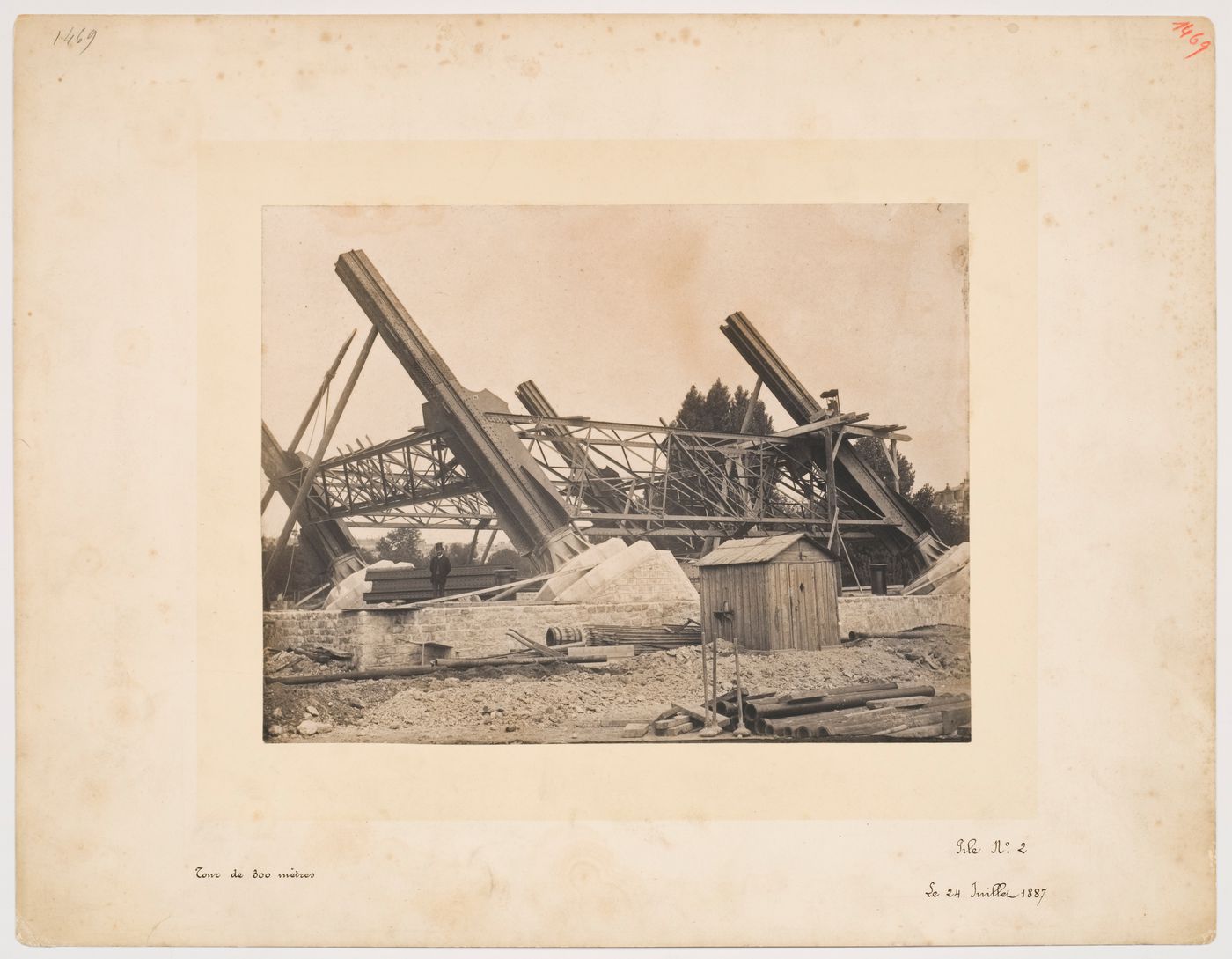 Construction of the Tour Eiffel, Paris, France