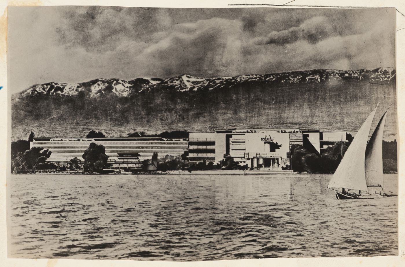 Projet pour le Palais des Nations à Genève. Vue prise du Lac. Le Corbusier et P. Jeanneret, architectes à Paris