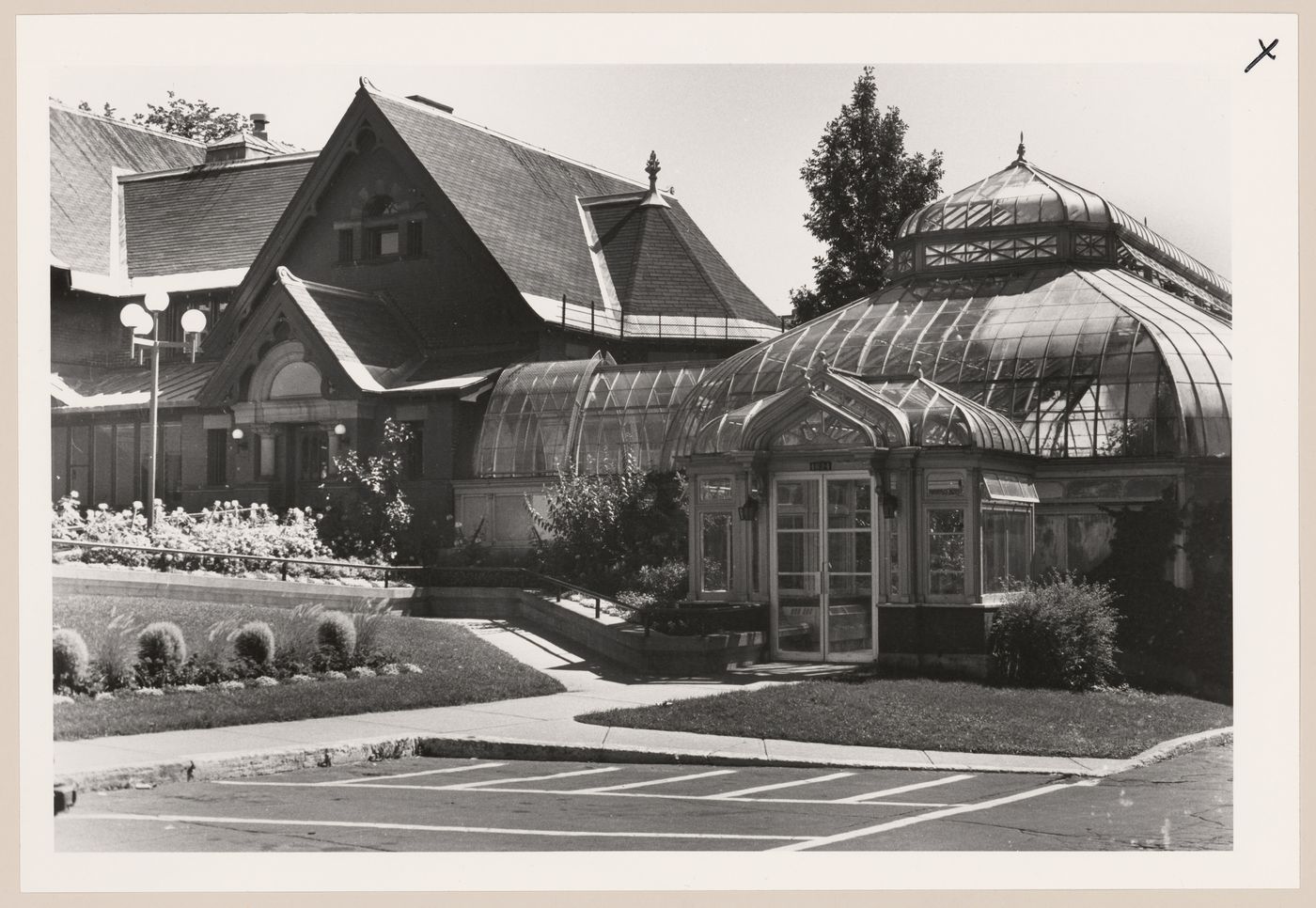 View of Westmount Library Greenhouse, 4574 Sherbrooke Street, Québec