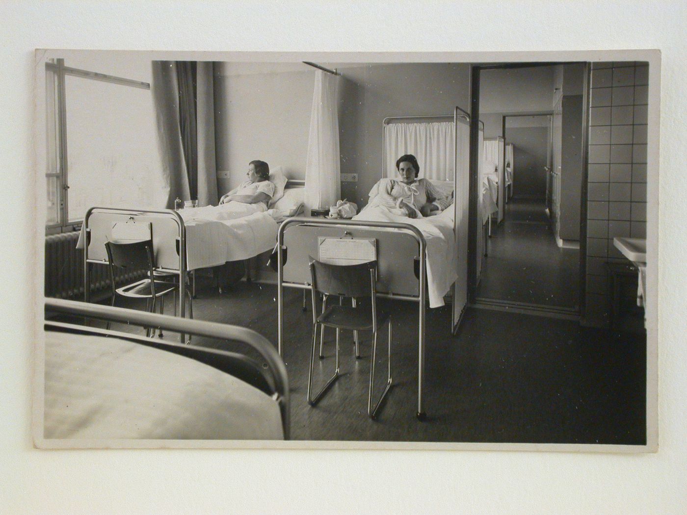 The Diaconessen - inrichting extension, third-class room, with two women patients in bed, Rotterdam, Netherlands