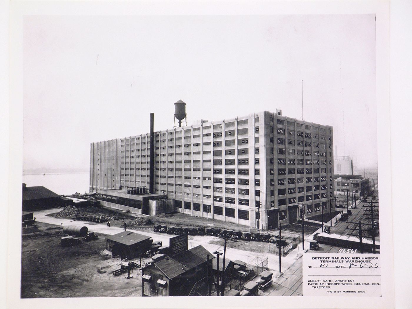 View of the principal and lateral façades of the Detroit Railway and Harbour Terminal warehouse (also known as Building No. 41), Detroit, Michigan