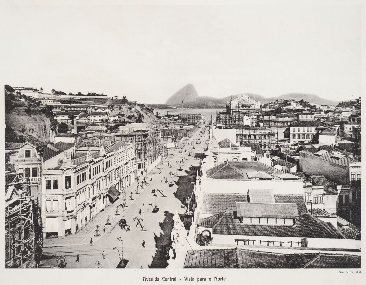 Plate from portfolio ''Avenida Central''