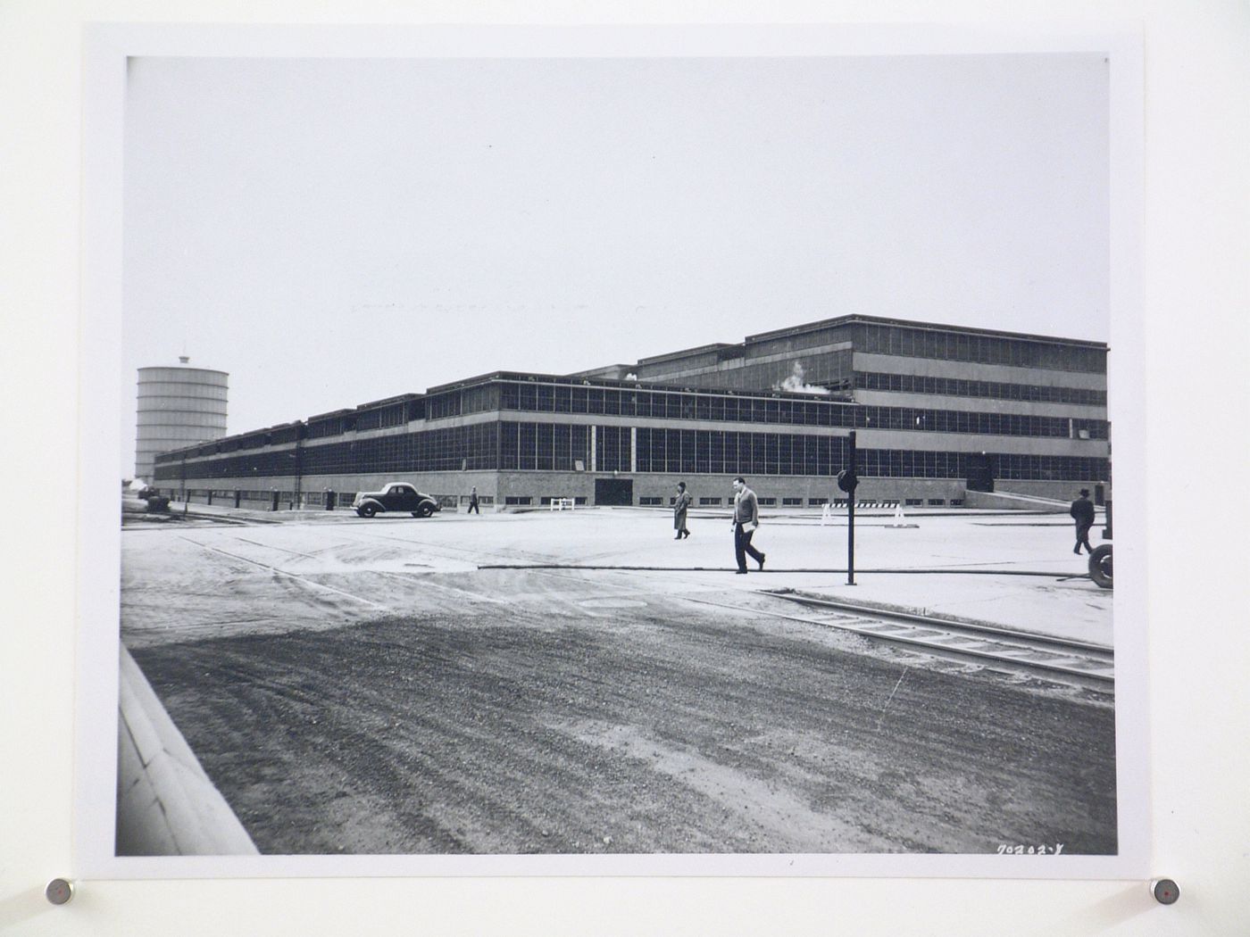 View of the principal and lateral façades of the Tire Plant, Rouge River Plant, Ford Motor Company, Dearborn, Michigan