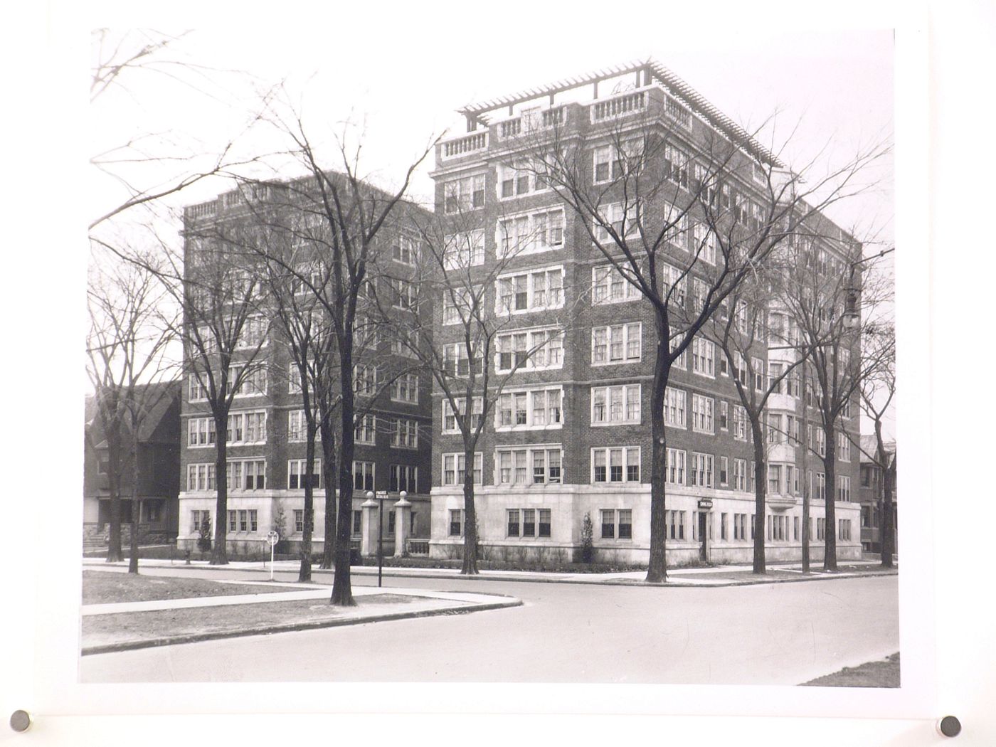 View of the principal and lateral façades of the Chatham apartment house, Detroit, Michigan