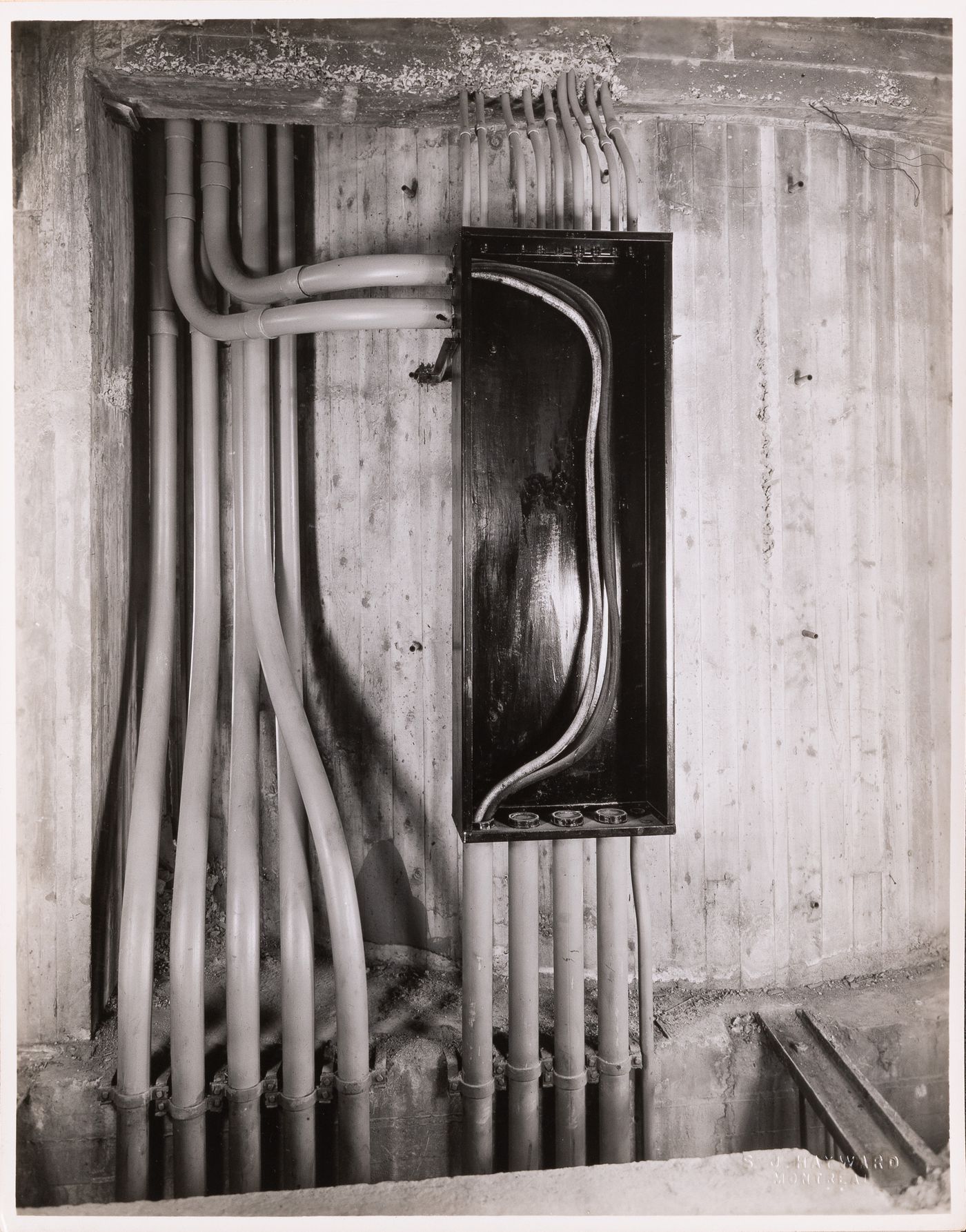 Interior view of electric conduits, possibly in the main pavilion of Université de Montréal, Montréal [?], Québec