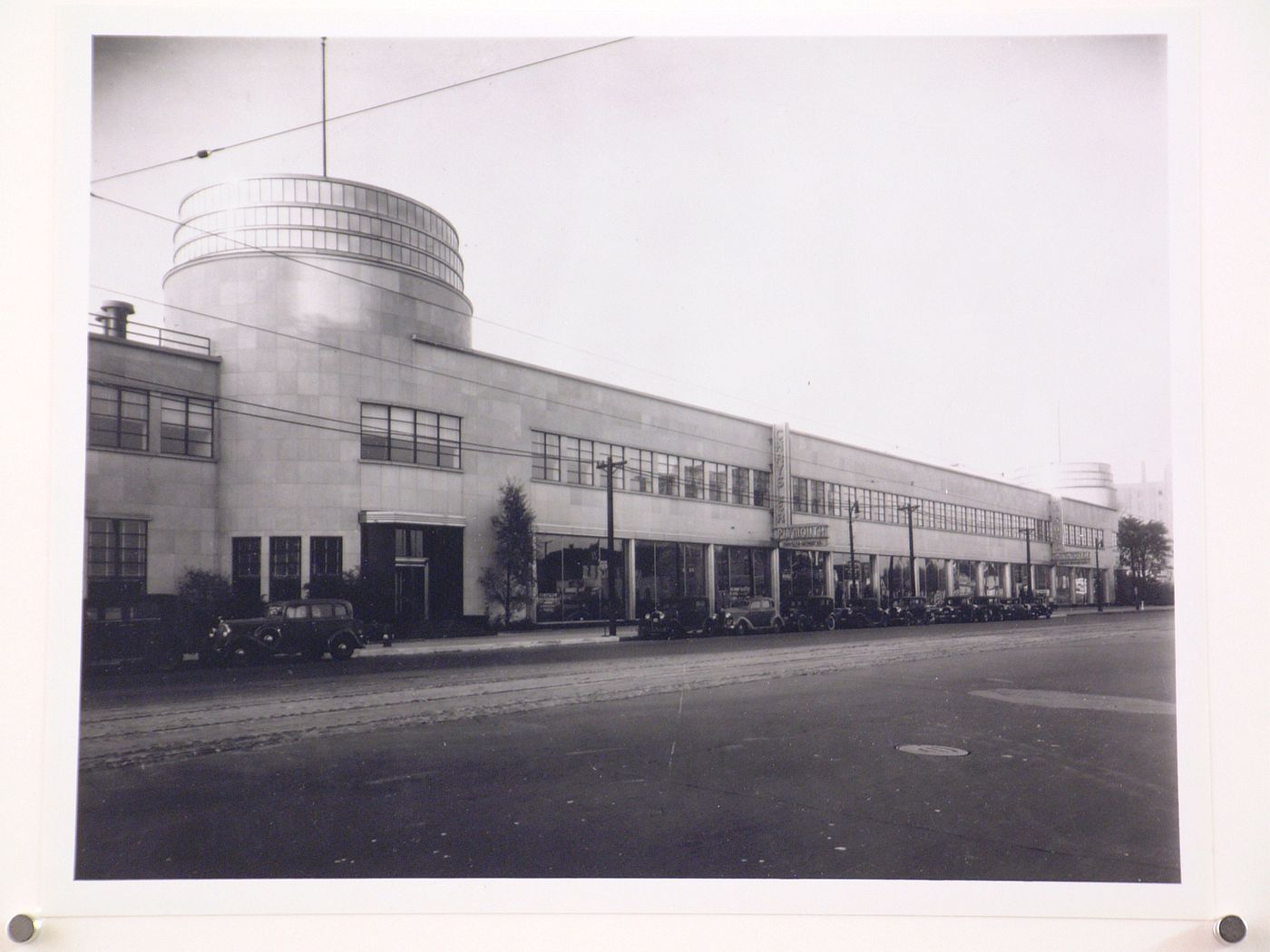 View of the principal façade of the Sales and Service Building, Chrysler Corporation Plymouth and DeSoto divisions, East Jefferson Avenue, Detroit, Michigan