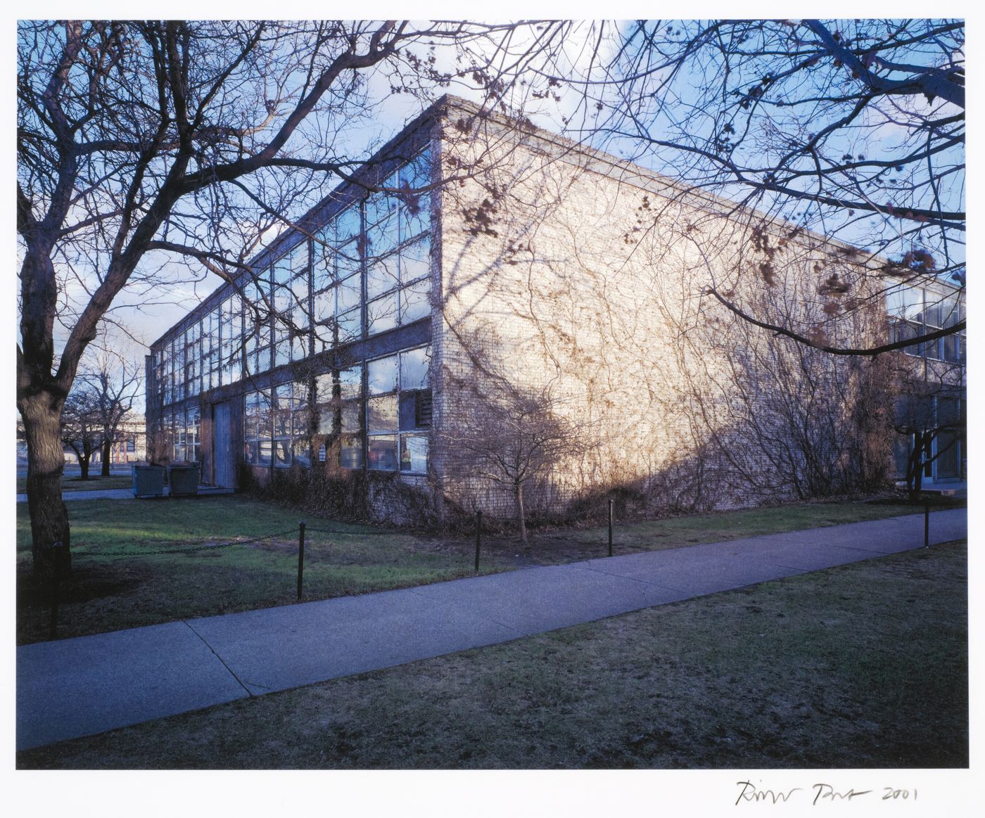 IIT Peristein Hall, Chicago: laboratory exterior
