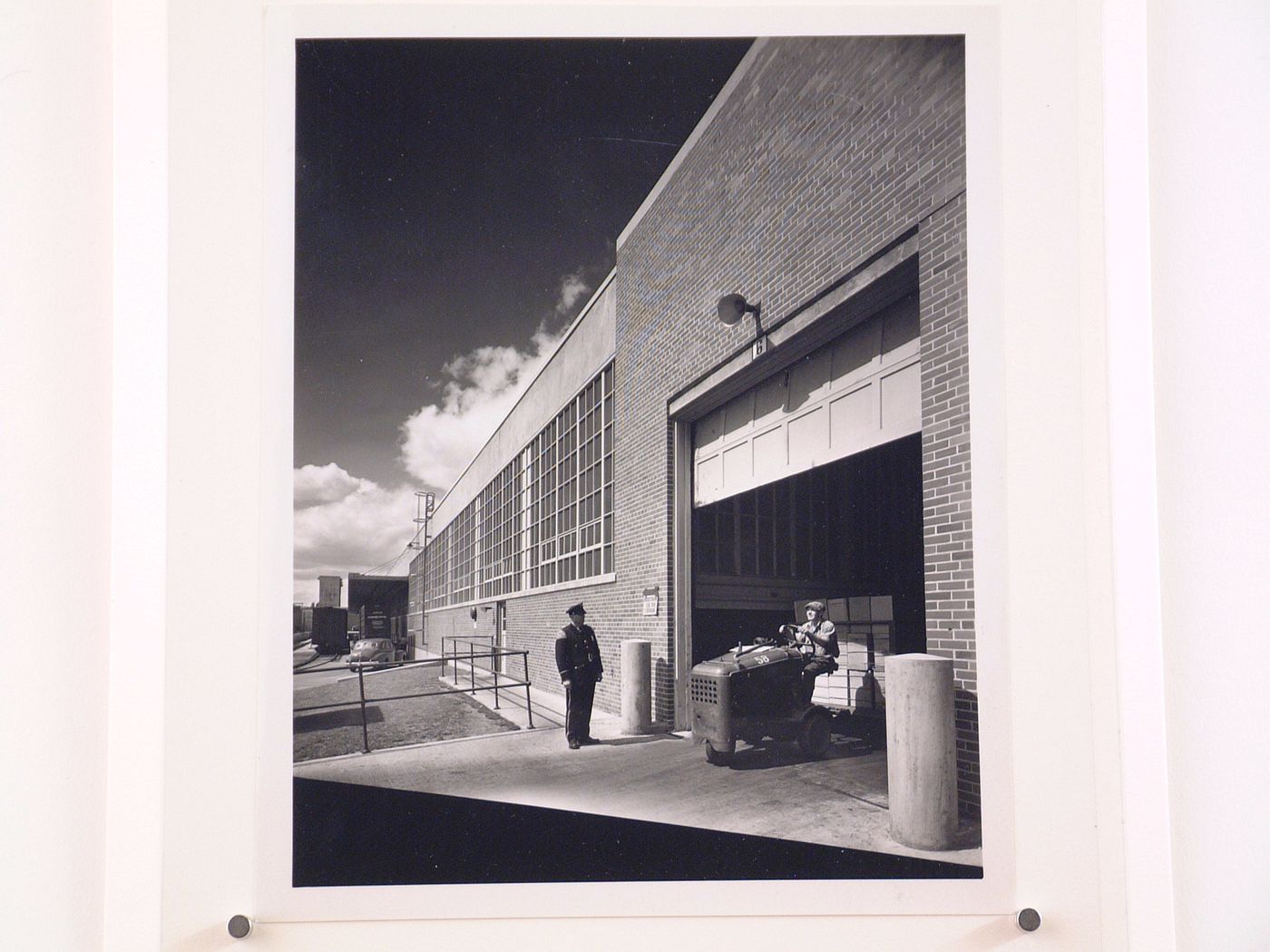 View of the rear [?] façade of the Motor Manufacturing Building, Nash-Kelvinator Corporation Assembly Plant, Kenosha, Wisconsin