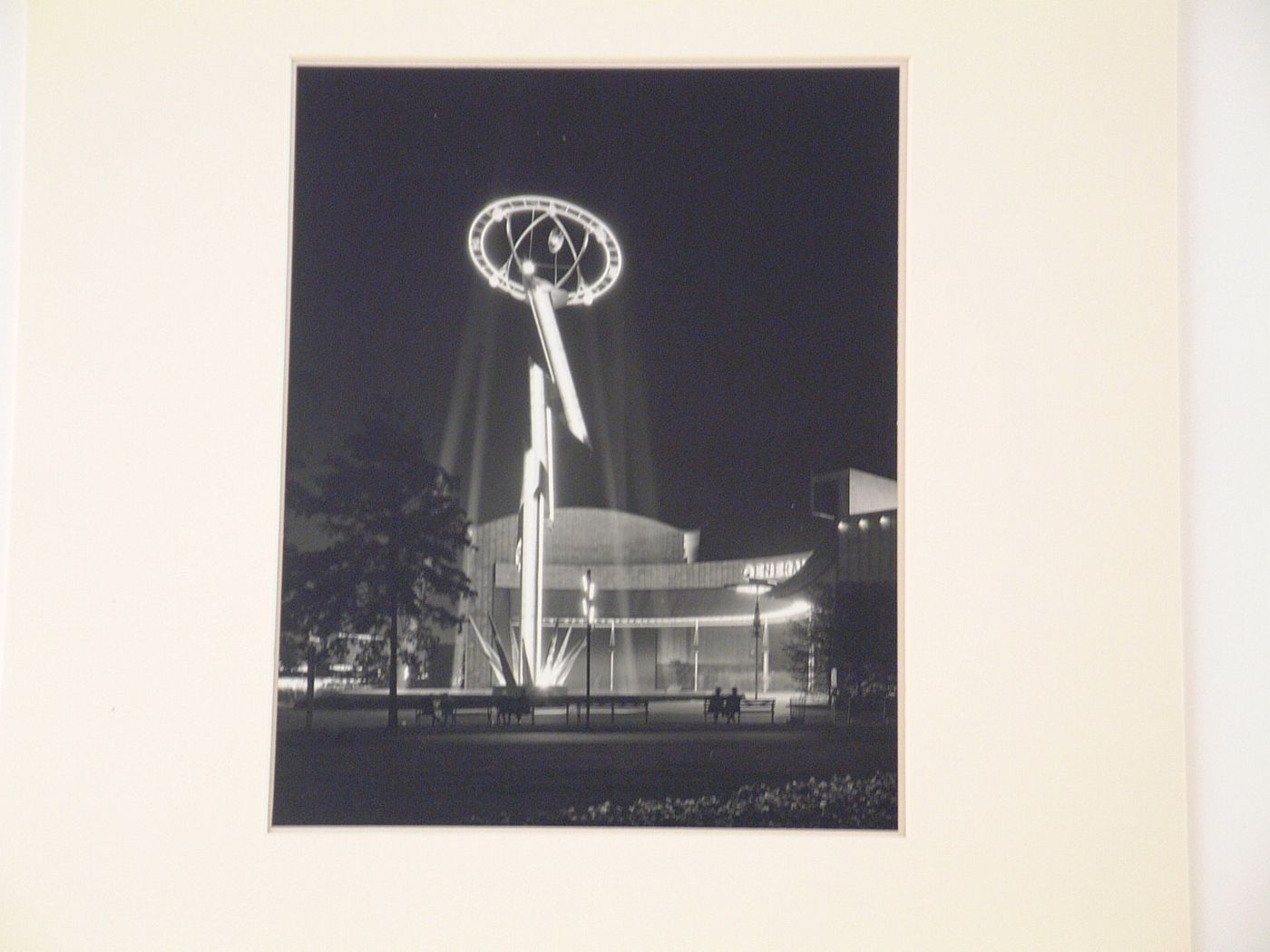 New York World's Fair (1939-1940): Night view of General Electric Company Building