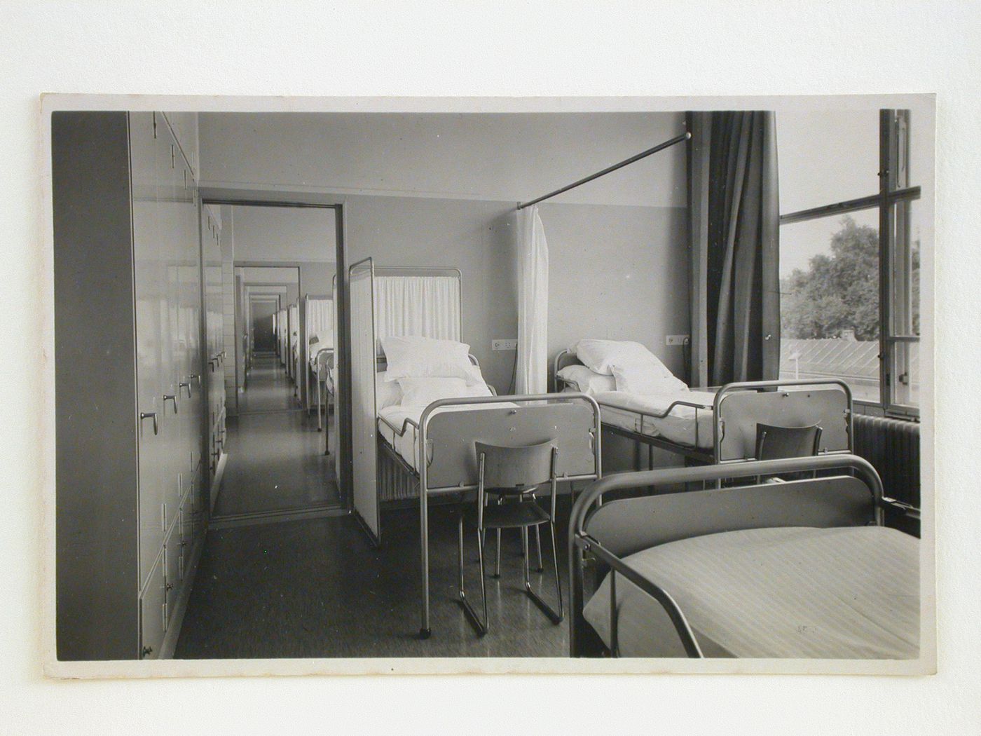 The Diaconessen - inrichting extension, third class room showing beds, Rotterdam, Netherlands