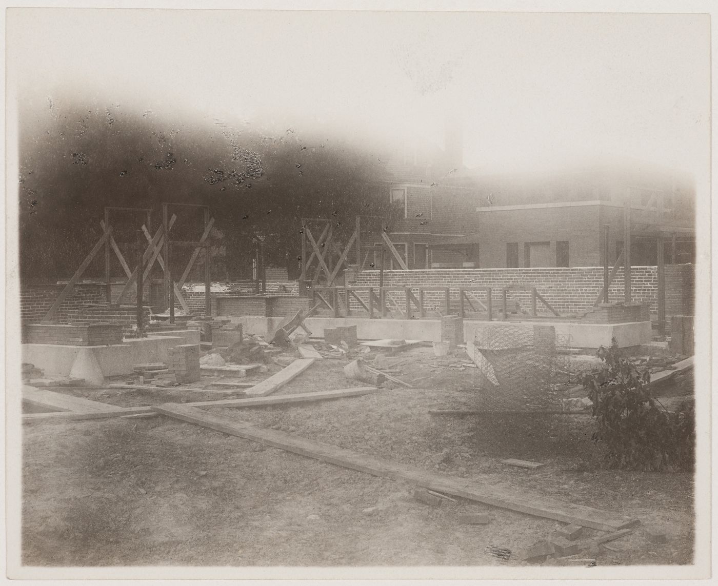 Exterior view of Darwin D. Martin House under construction, Buffalo, New York