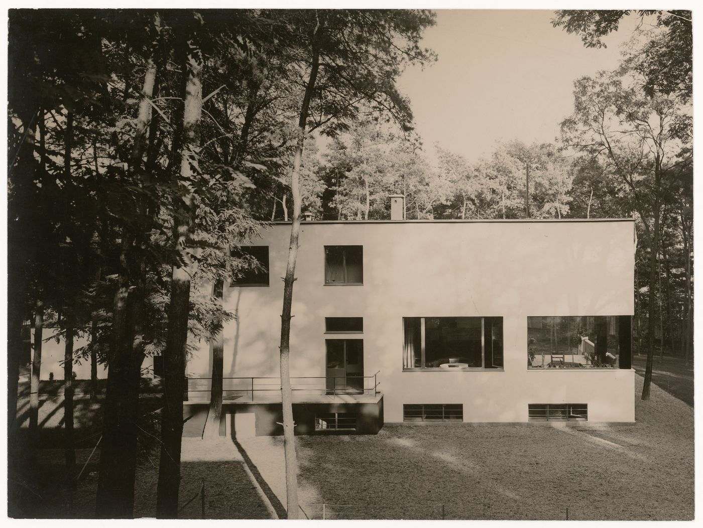 View of the west façade of Walter Gropius' house, Bauhaus Masters' Housing, Dessau, Germany