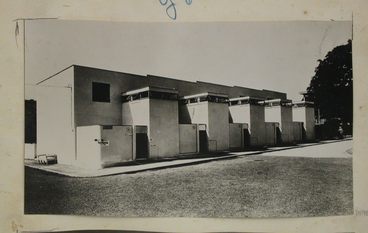 Maisons en série à Stuttgart. J.J.P. Oud, architecte à Rotterdam, Hollande