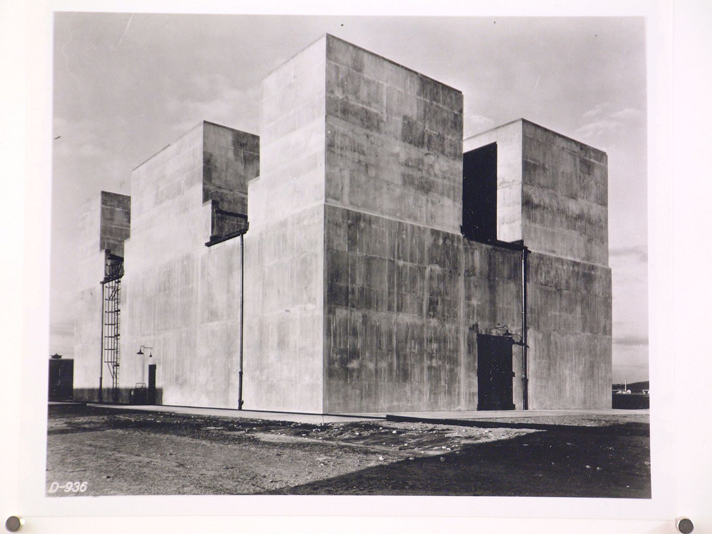 View of the principal and lateral façades of the Test Cells, United Aircraft Corporation Pratt & Whitney division Aircraft Assembly [?] Plant, East Hartford, Connecticut